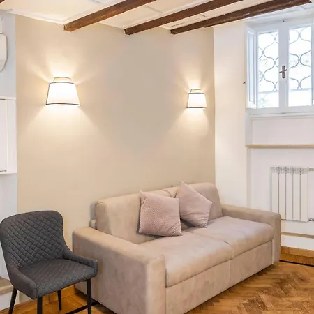 Navona Square Apartman *